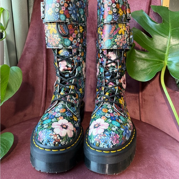 Jagger Wanderlust Docs - Picture 2 of 7